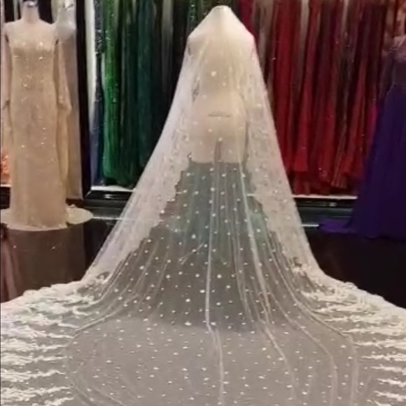 Wedding Veil - Picture 3 of 3